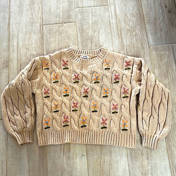 NWOT In Loom Knit Flower Sweater - Picture 2 of 7